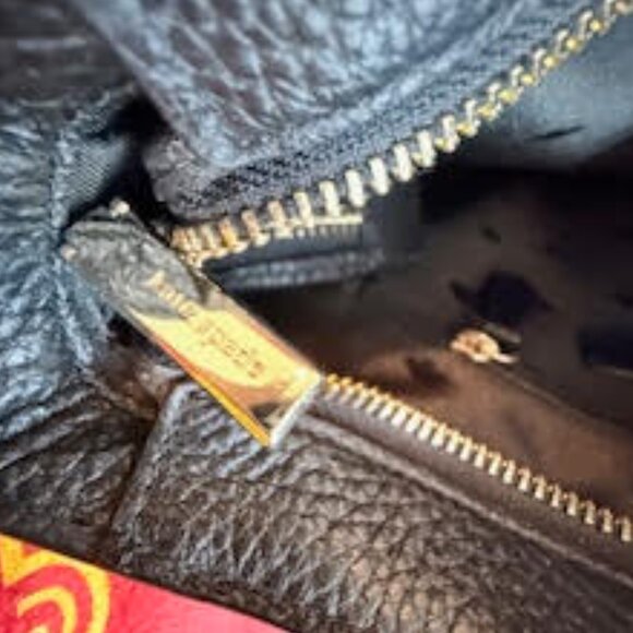 Kate Spade New York Pebbled Leather Crossbody Bag Black | Gold Hardware Detail - Picture 12 of 12